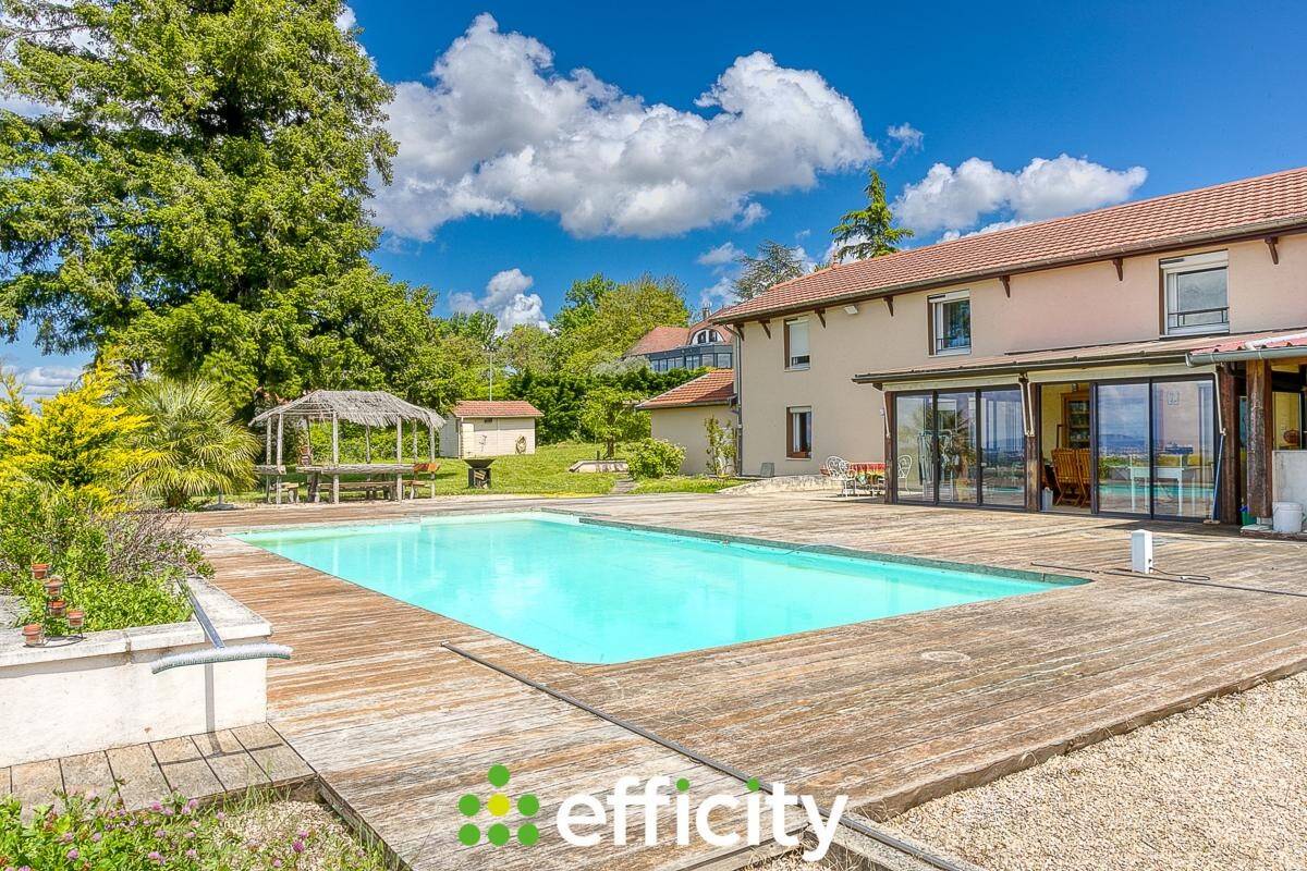 Maison à vendre, 244m², SAINT PIERRE DE CHANDIEU