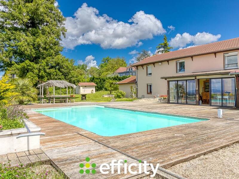 Maison à vendre, 244m², SAINT PIERRE DE CHANDIEU