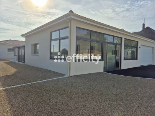 Maison à vendre 375 000 € 5 pièces 4 chambres 136 m² 876 m² de terrain Est Saint-Junien 87200