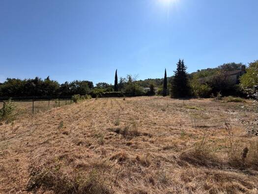 Terrain constructible à vendre 125 000 € 1 435 m² de terrain Est Bollène 84500