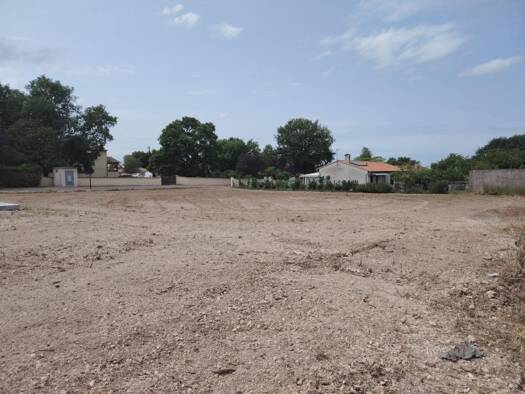 Terrain constructible à vendre 42 000 € 1 363 m² de terrain Anais 16560