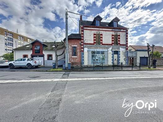 Immeuble à vendre 45 200 € 225,7 m² Ieme Zone Commentry 03600