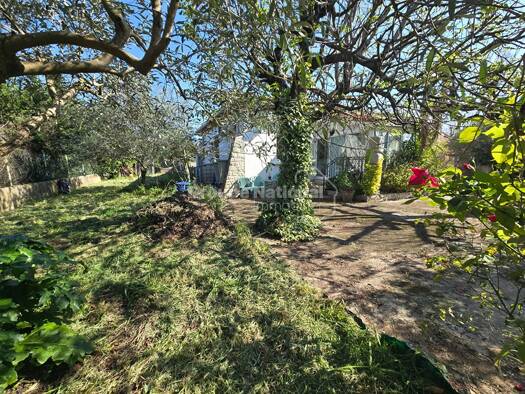 Maison à vendre 230 000 € 3 pièces 2 chambres 104 m² 677 m² de terrain Montfrin 30490