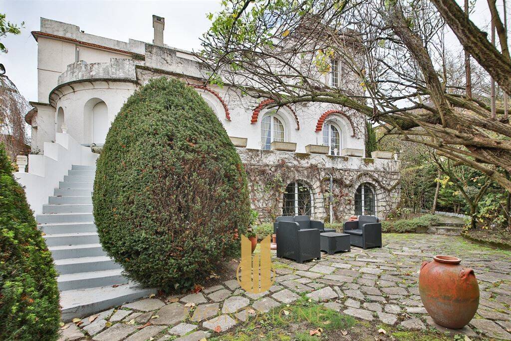 Maison à vendre, 402m², SURESNES