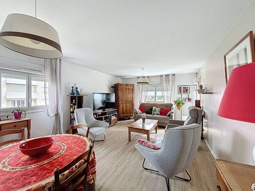 Appartement à vendre 222 900 € 3 pièces 2 chambres 78 m² Étage 5/8 Madeleine-Saint Léonard-Justices Angers 49100