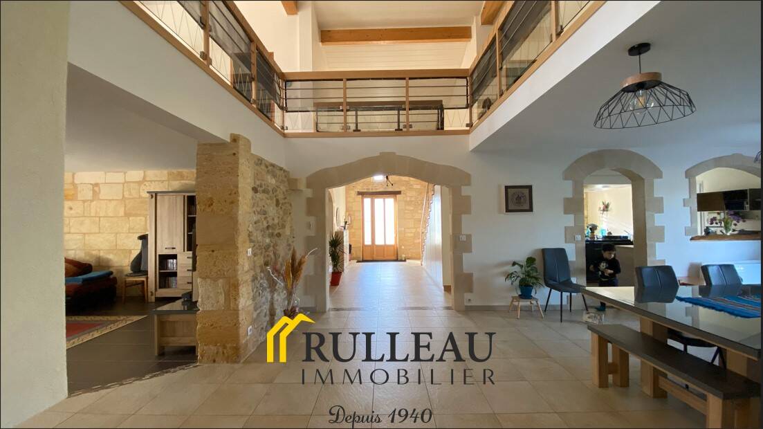 Maison à vendre, 456m², SAINT CHRISTOLY DE BLAYE