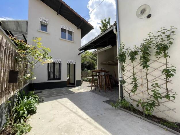 Maison à vendre 385 000 € 5 pièces 2 chambres 147 m² 195 m² de terrain Les Buers Villeurbanne 69100
