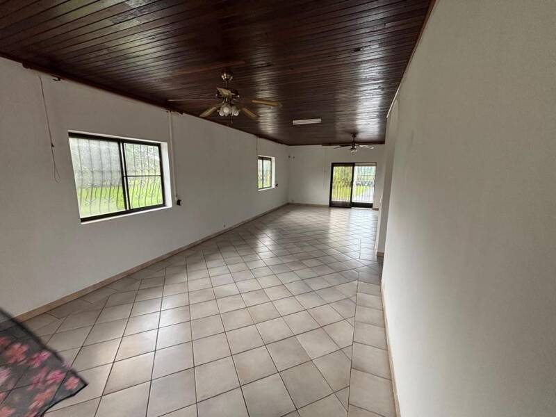 Maison à louer, 194m², MACOURIA