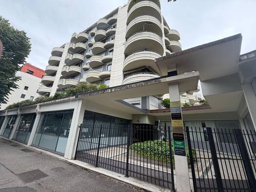 Appartement à vendre 240 000 € 3 pièces 1 chambre 76 m² Étage 4/8 Centre-Stade Chambéry 73000