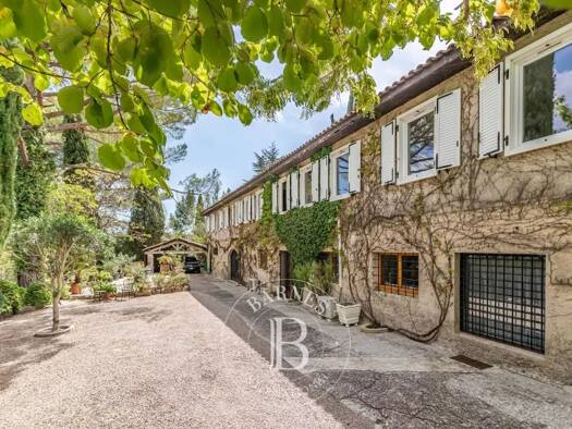 Maison à vendre 1 100 000 € 8 pièces 5 chambres 370 m² 2 567 m² de terrain Saint Francois Grasse 06130