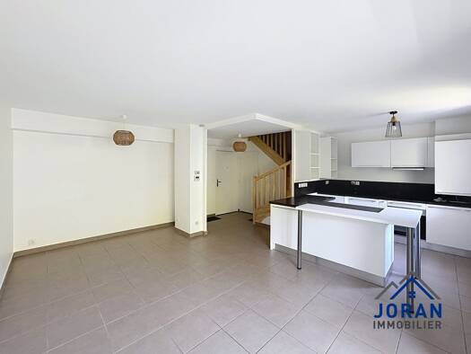 Duplex à vendre 370 000 € 4 pièces 3 chambres 74 m² Étage 1/1 Présilly 74160