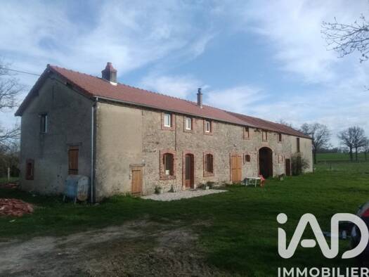 Maison à vendre 165 000 € 7 pièces 4 chambres 150 m² 2 660 m² de terrain Pierrefitte-sur-Loire 03470
