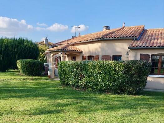 Maison de plain-pied à vendre 279 000 € 7 pièces 4 chambres 150,4 m² Saint-Martin-la-Pallu 86170