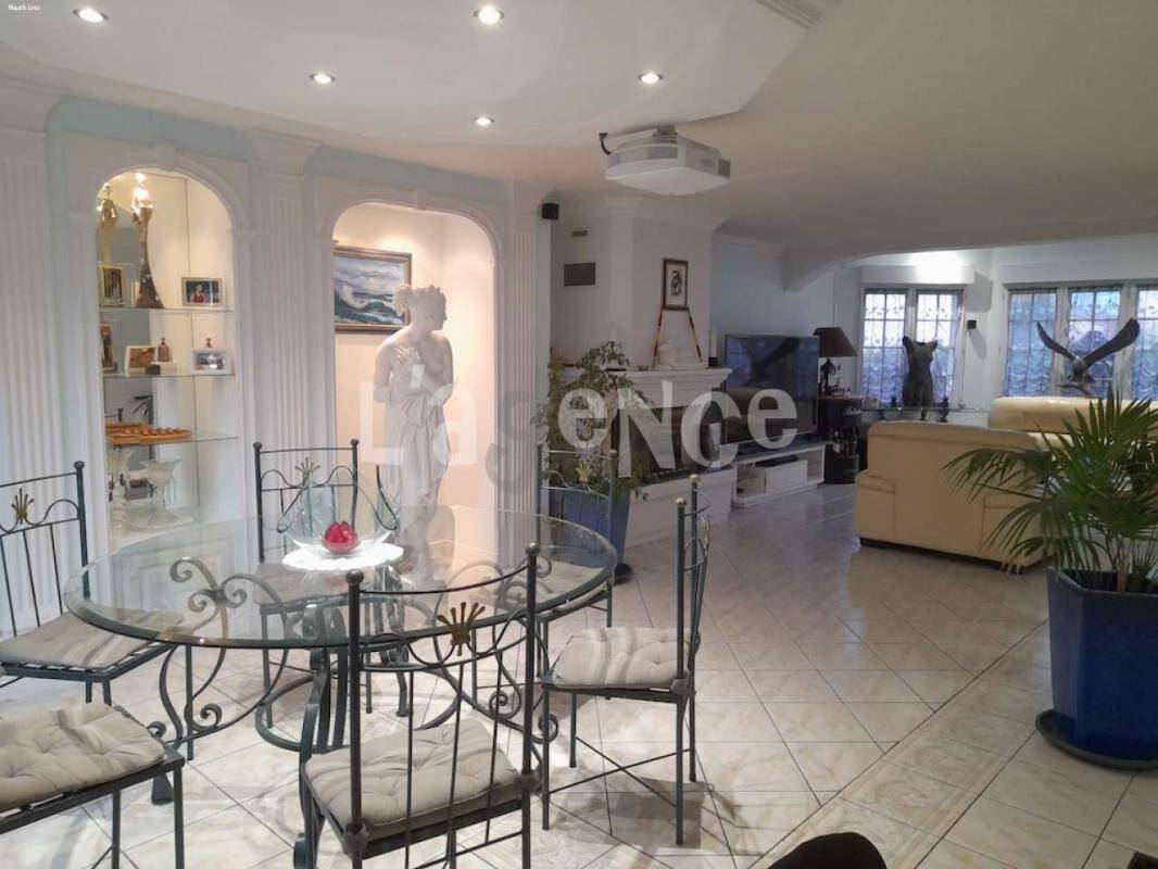 Maison à vendre, 250m², SAINT MESMES
