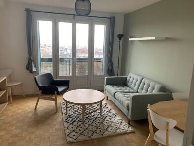 Appartement à louer 1 250 € 4 pièces 3 chambres 70 m² Dernier étage, Étage 3/3 Coteaux Ouest-Pasteur Rouen 76000