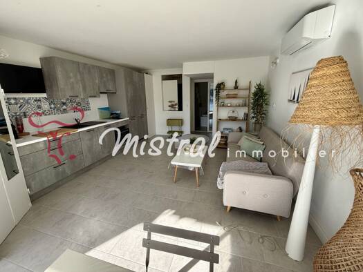 Maison de plain-pied à vendre 480 000 € 3 pièces 2 chambres 56 m² Le Grau-du-Roi 30240