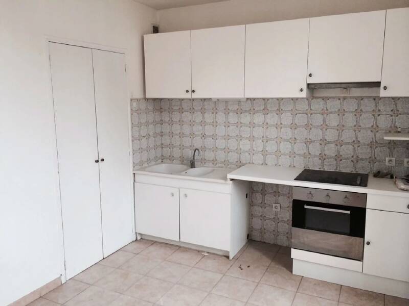 Maison à louer, 80m², SIMIANE COLLONGUE