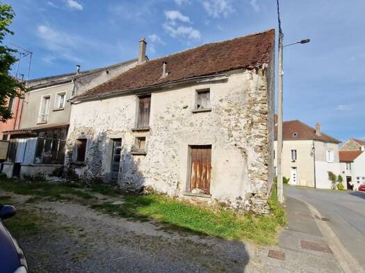 Maison à vendre 83 000 € 3 pièces 2 chambres 68,7 m² 338 m² de terrain Coulommiers 77120