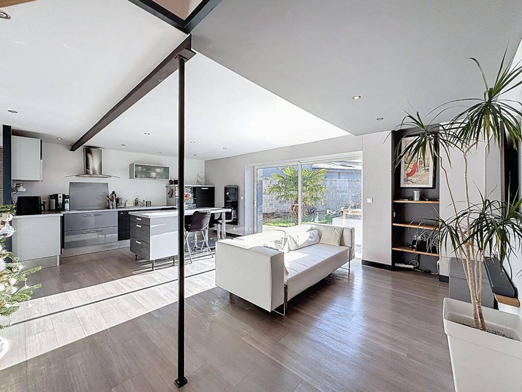Maison à vendre, 105m², SURZUR