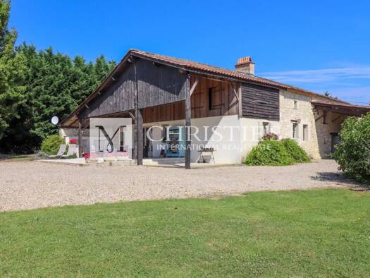 Maison à vendre 1 040 000 € 8 pièces 5 chambres 323 m² 263 024 m² de terrain Savignac-de-Duras 47120