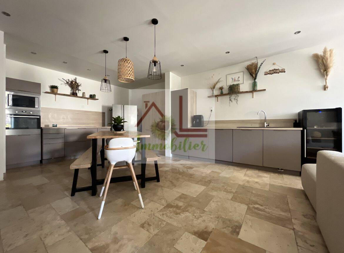 Maison à vendre, 172m², BERRIAS ET CASTELJAU