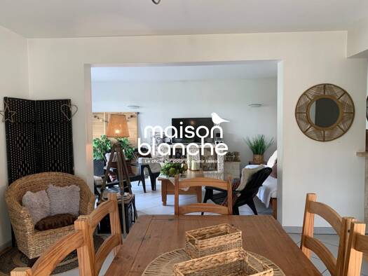 Maison à vendre 292 000 € 4 pièces 3 chambres 150 m² 1 m² de terrain Saint-Pierre-La-Noue 17700