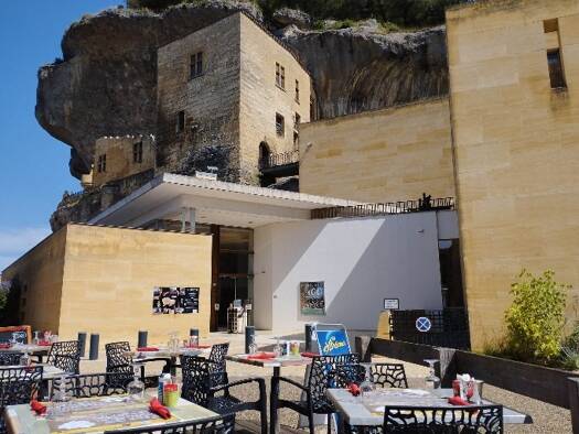 Boutique à vendre 165 000 € 4 pièces 140 m² de surface de vente Les Eyzies 24620