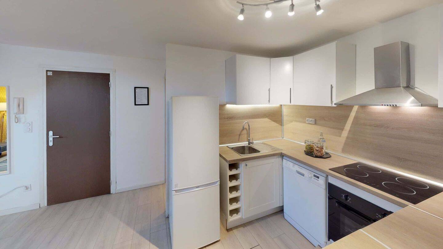 Chambre dans le 33 cours Gambetta - Colocation — 13