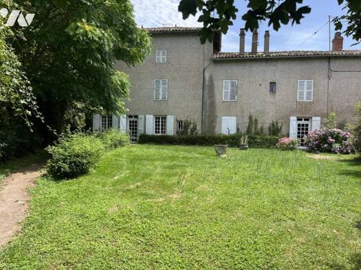 Maison à vendre 330 000 € 10 pièces 5 chambres 330 m² Chaneins 01990