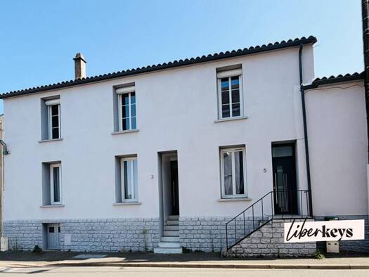 Maison de ville à vendre 264 000 € 8 pièces 5 chambres 269 m² 771 m² de terrain La Châtaigneraie 85120
