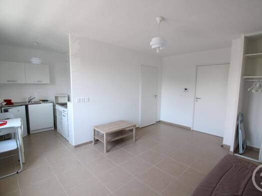 Appartement à louer 647 € 1 pièce 26,1 m² 2ème étage Marseille 8ème arrondissement 13008