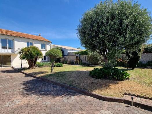 Maison à vendre 375 000 € 5 pièces 3 chambres 81 m² 1 100 m² de terrain La Jarne 17220
