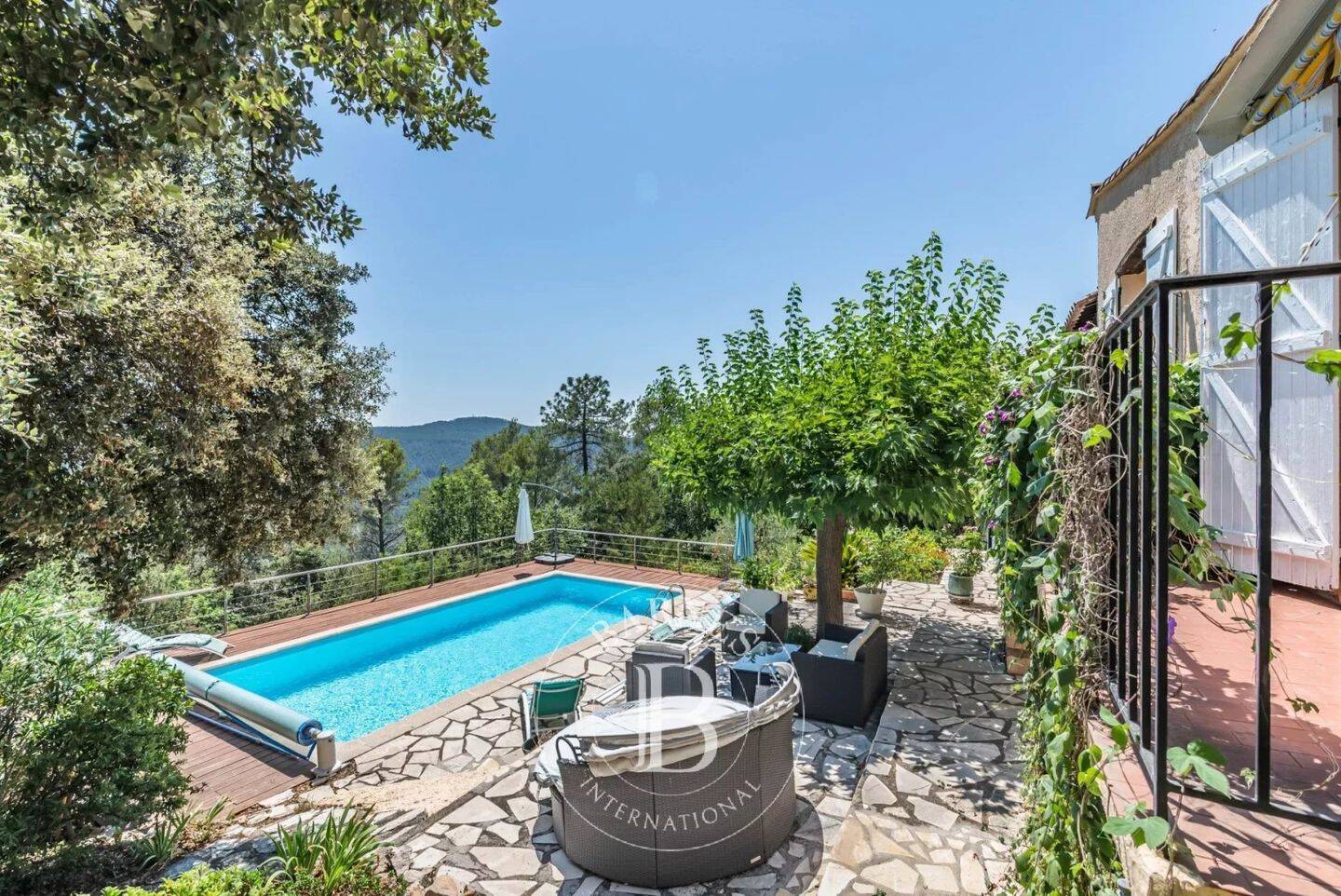 Maison à vendre, 135m², BAGNOLS EN FORET