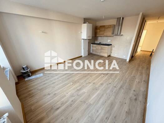 Appartement à louer 600 € 4 pièces 3 chambres 66 m² 1er étage La Ville Tournon-sur-Rhône 07300