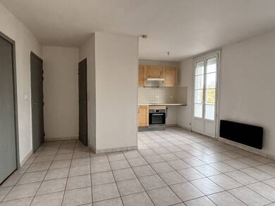 Appartement à vendre 309 750 € 10 pièces 102 m² RDC Centre Saintes 17100
