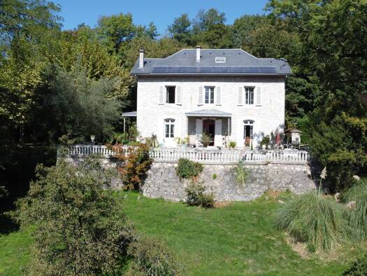 Villa à vendre 795 000 € 7 pièces 5 chambres 260 m² Chambéry 73000