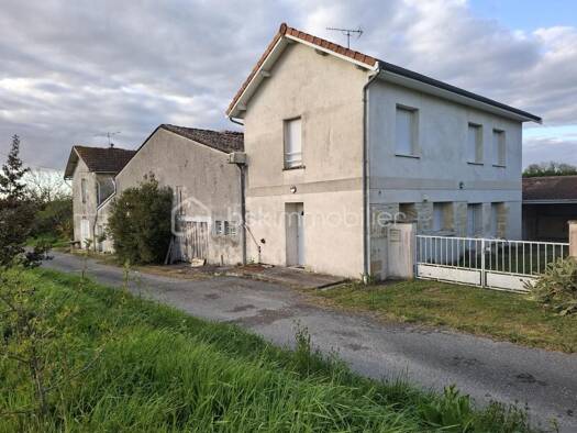 Maison à vendre 212 000 € 4 pièces 3 chambres 110 m² 2 845 m² de terrain Saint-Magne-de-Castillon 33350
