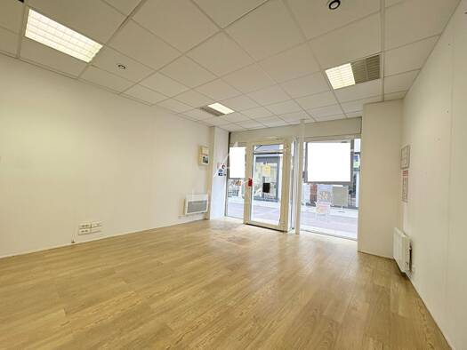 Local commercial à louer 1 917 € 86 m² de surface de vente Tassigny-Leclerc Centre Lagny-sur-Marne 77400