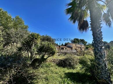 Villa à vendre 993 600 € 5 pièces 4 chambres 193 m² 19 460 m² de terrain Les Freres-Les Cancades-Les Ginestes Le Beausset 83330