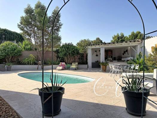 Maison à vendre 495 000 € 4 pièces 3 chambres 146 m² 853 m² de terrain Beauvoisin 30640