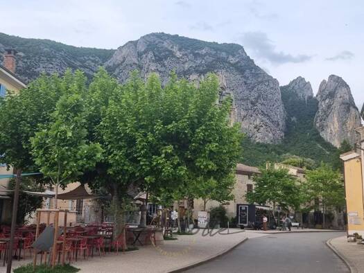 Maison à vendre 340 000 € 6 pièces 3 chambres 168 m² 33 m² de terrain Saou 26400