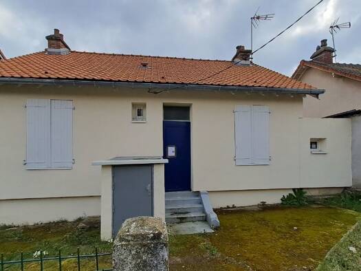 Maison à vendre 208 800 € 4 pièces 3 chambres 58 m² 328 m² de terrain Pont de la Breche-Charles de Gaulle Goussainville 95190
