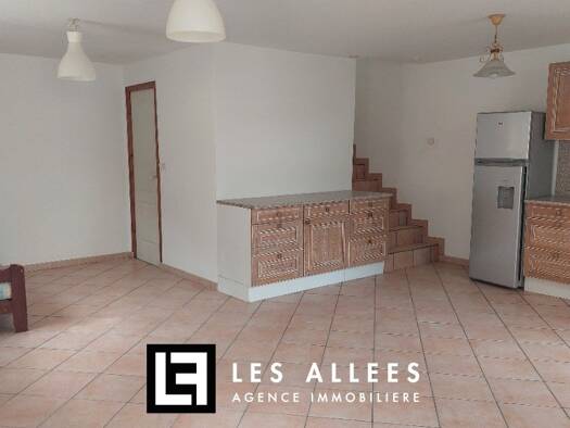 Maison de ville à louer 660 € 3 pièces 2 chambres 63,3 m² Rochemaure 07400