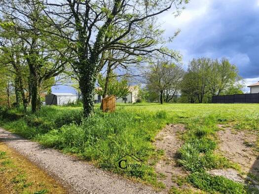Terrain constructible viabilisé à vendre 77 000 € 1 000 m² de terrain Puylaurens 81700