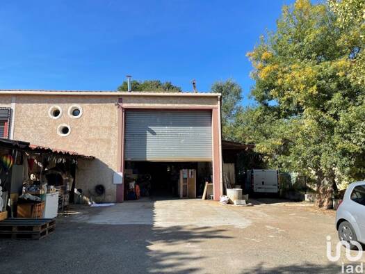 Local commercial à vendre 339 000 € 265 m² de surface de vente Carcès 83570