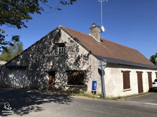 Immeuble à vendre 220 000 € 254 m² Nouzilly 37380