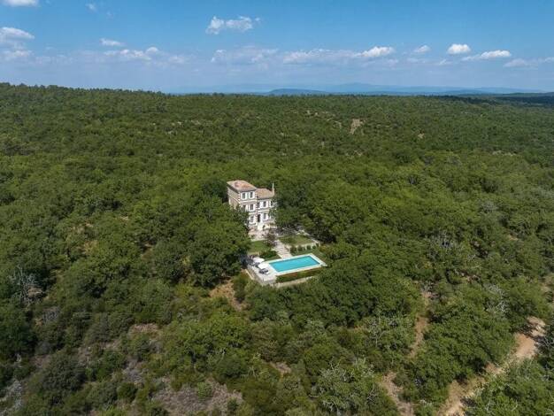 Maison à vendre 2 500 000 € 12 pièces 5 chambres 340 m² 2 000 000 m² de terrain Esparron 83560