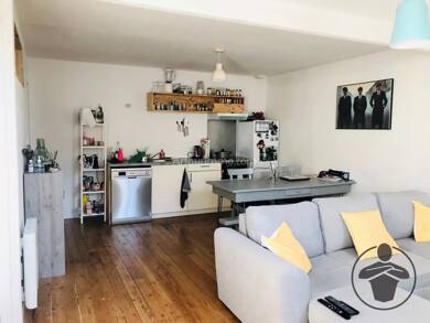 Appartement à louer 635 € 3 pièces 1 chambre 63 m² 1er étage Coutras 33230