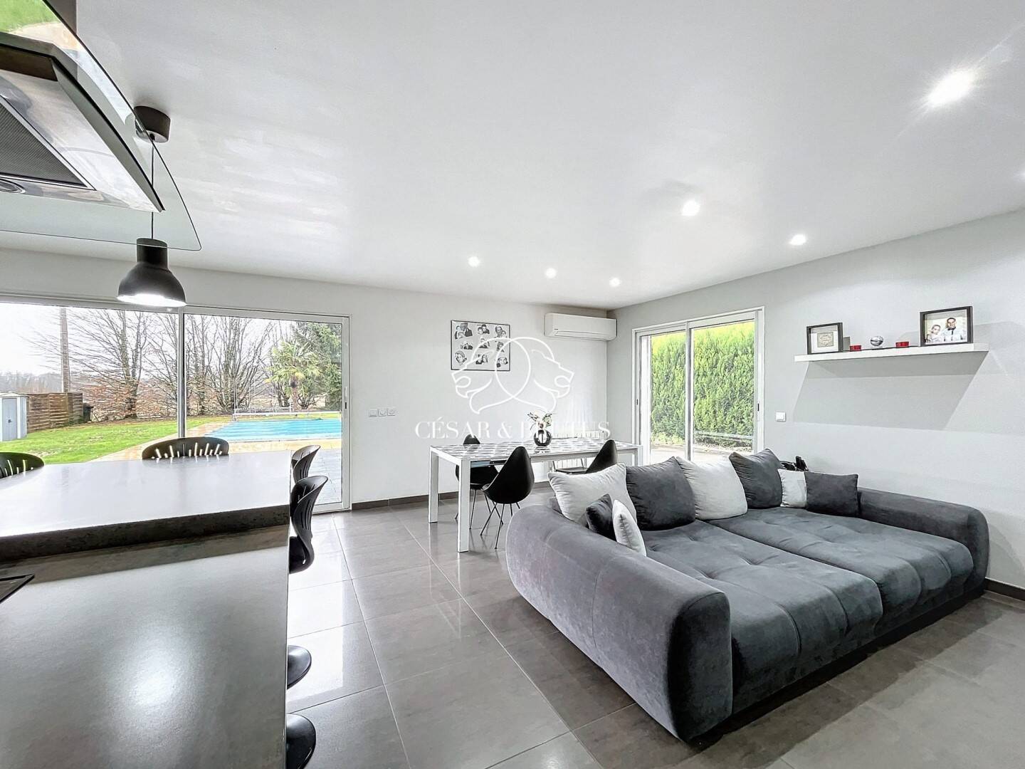 Maison à vendre, 165m², VILLIEU LOYES MOLLON