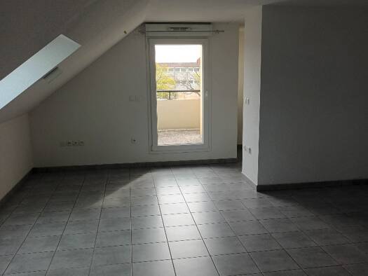 Appartement à louer 680 € 2 pièces 49 m² Dernier étage, Étage 2/2 Centre Wittelsheim 68310